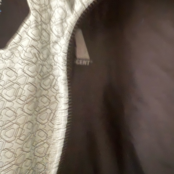 Eddie Bauer - Picture 4 of 9